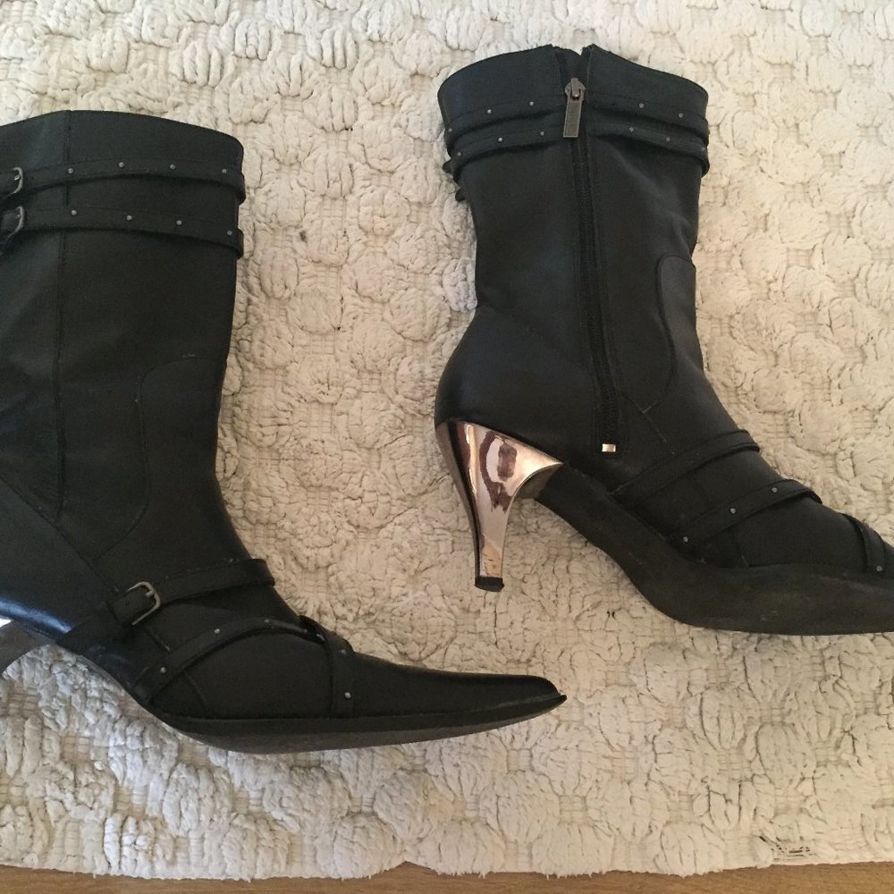Harley-Davidson Ladies Booties, Black with 2" chrome heel. size 8